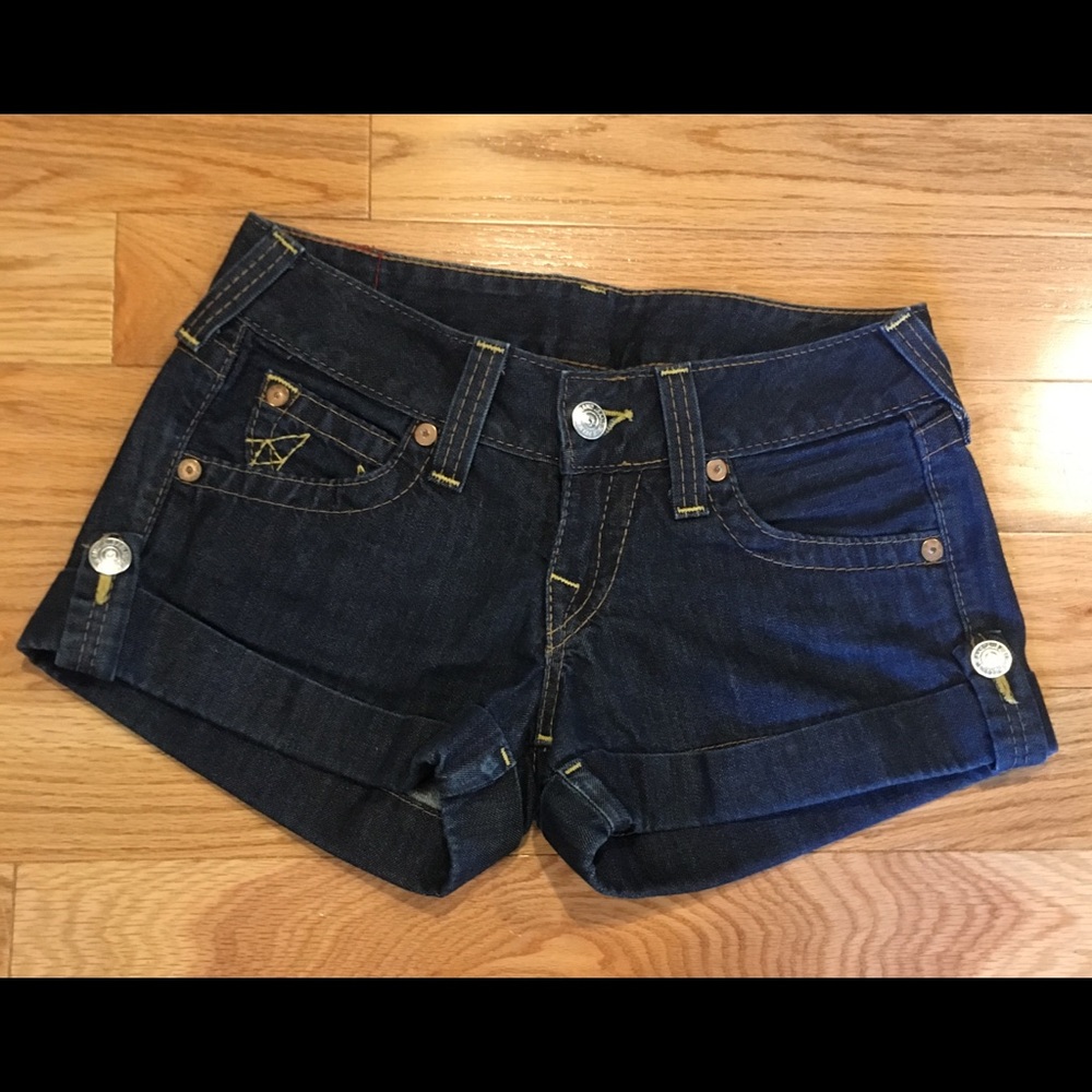 SOLD****Ladies True Religion shorts size 26 dark